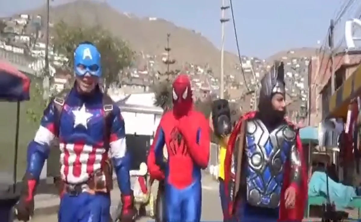 'Operación Marvel': Policías disfrazados de superhéroes capturan a banda criminal #VIDEO