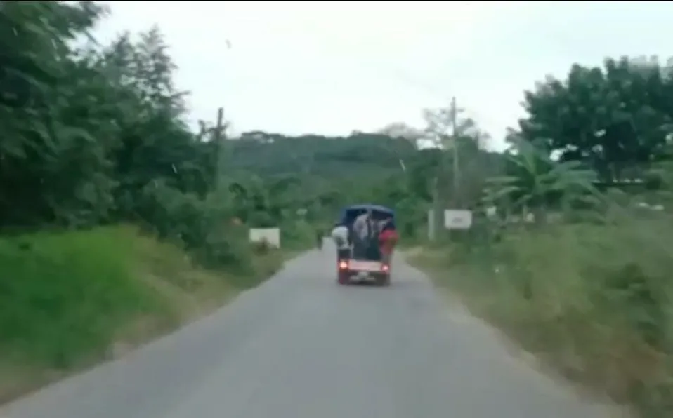 Mujer muere tras caer de transporte público en Huejutla, Hidalgo