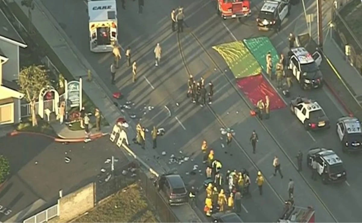 Hombre atropella a 22 reclutas de la policía de Los Ángeles, California