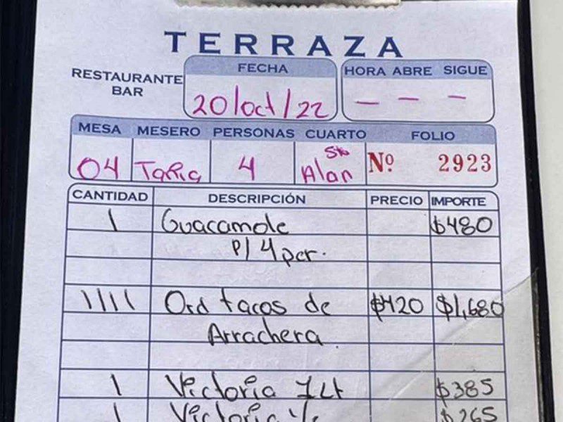 Profeco anuncia sanciones a restaurantes en terrazas del Zócalo capitalino