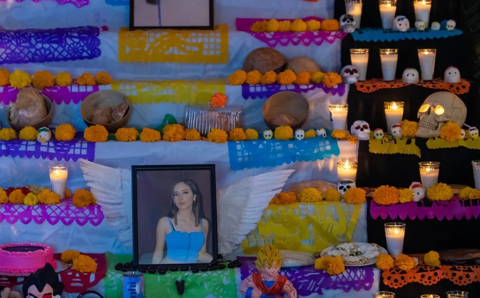 Recuerdan a Debanhi Escobar con ofrenda en escuela de Monterrey donde trabaja su padre