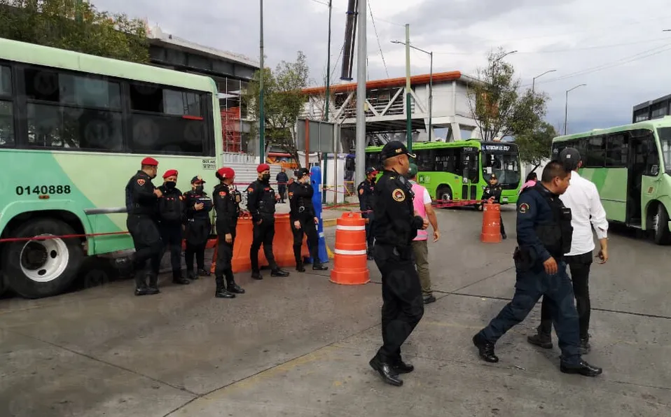 Jovencita muere al lanzarse de taxi en movimiento en Iztapalapa; acusan secuestro
