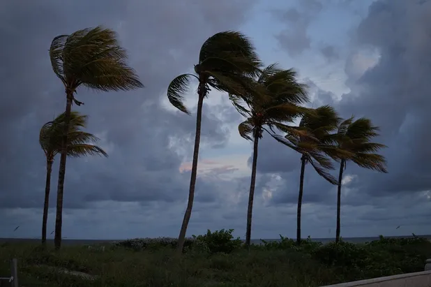 'Lisa' se convierte en huracán categoría 1, a 200 kilómetros de Quintana Roo