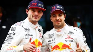 Red Bull admite error en la orden a Verstappen para ayudar a ‘Checo’ Pérez