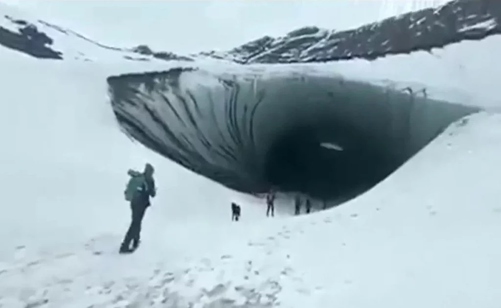 Turista brasileño muere aplastado por bloque de hielo gigante #VIDEO