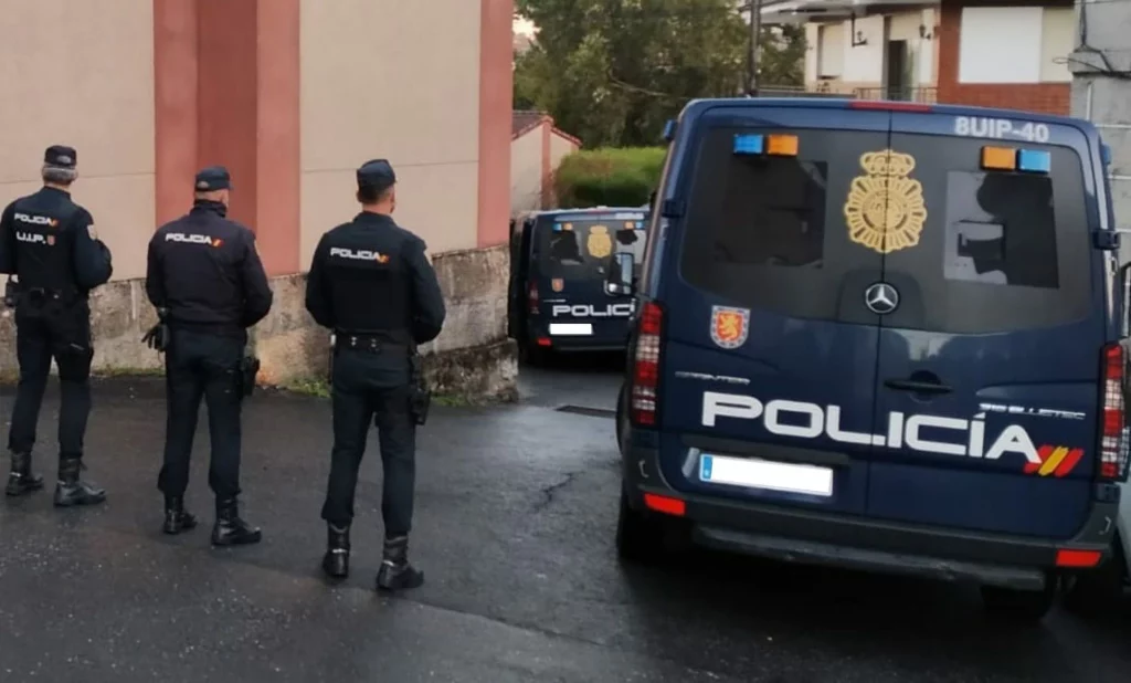 Un adolescente se hizo pasar por médico de emergencias en España durante varias semanas
