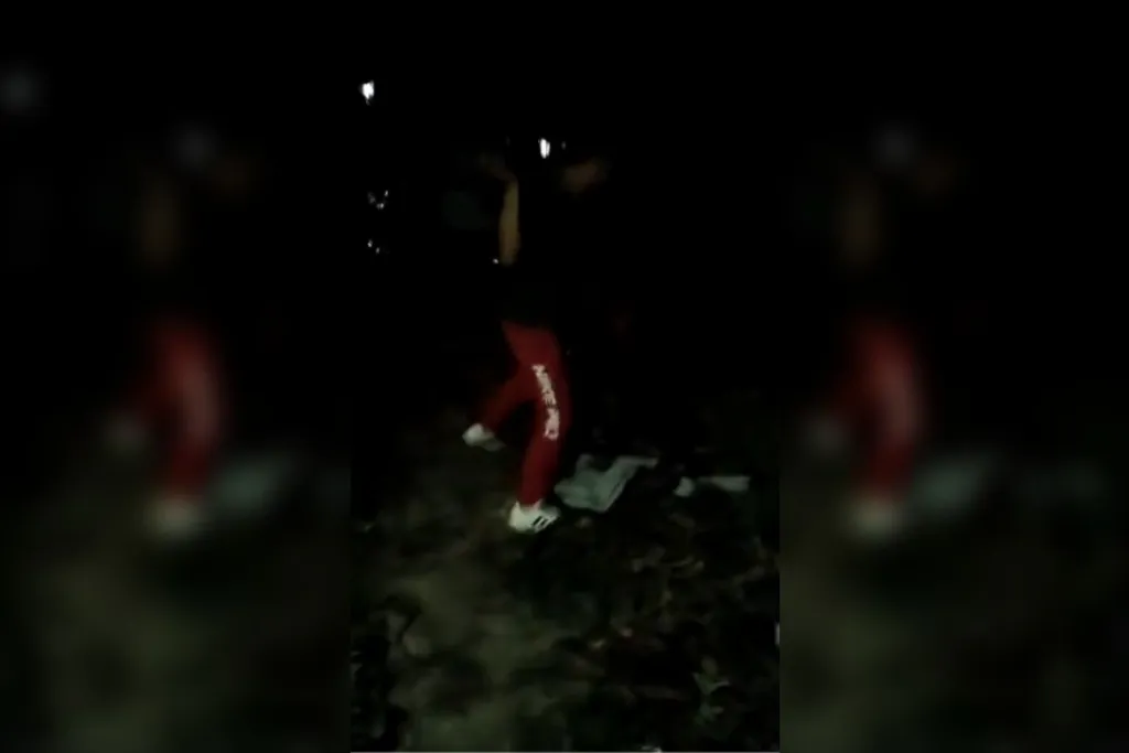 A cinturonazos, pobladores golpean a supuestos ladrones en Hidalgo #VIDEO