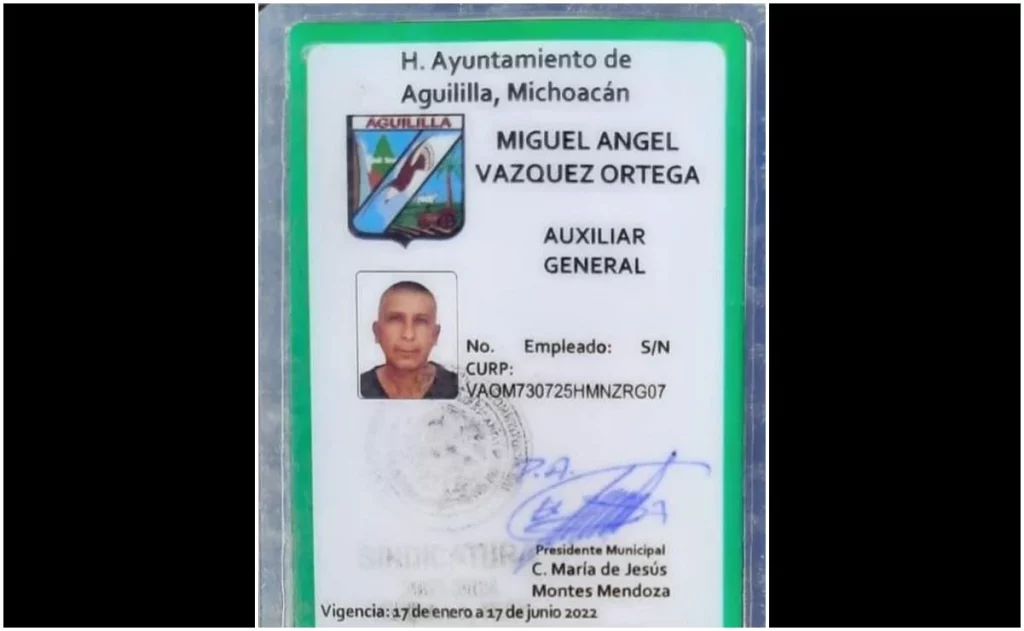 Alcaldesa de Aguililla denuncia a síndica por expedición de credenciales a narcos