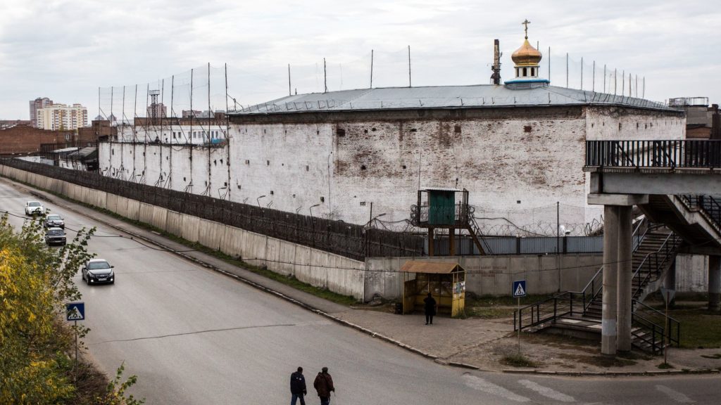 Putin firma ley para movilizar a presos a la invasión a Ucrania