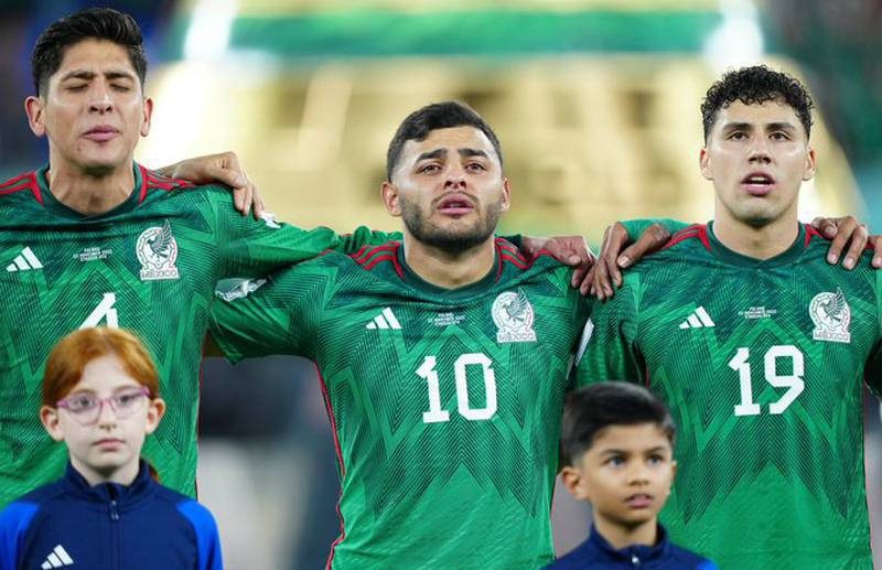 Alexis Vega conmovido hasta las lágrimas al inicio del México vs Polonia