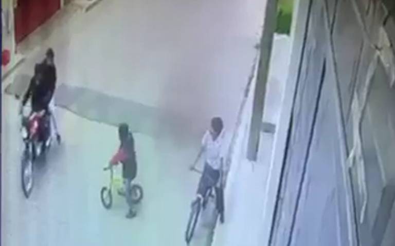 Sujetos intentan secuestrar a un menor en Acajete, Puebla #VIDEO