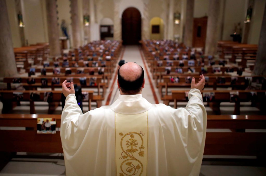 Inician procesos contra 11 obispos y exobispos franceses señalados de abuso sexual