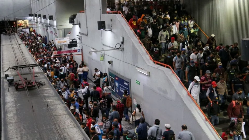 Suspenden servicio en Línea A del Metro por persona arrollada en las vías