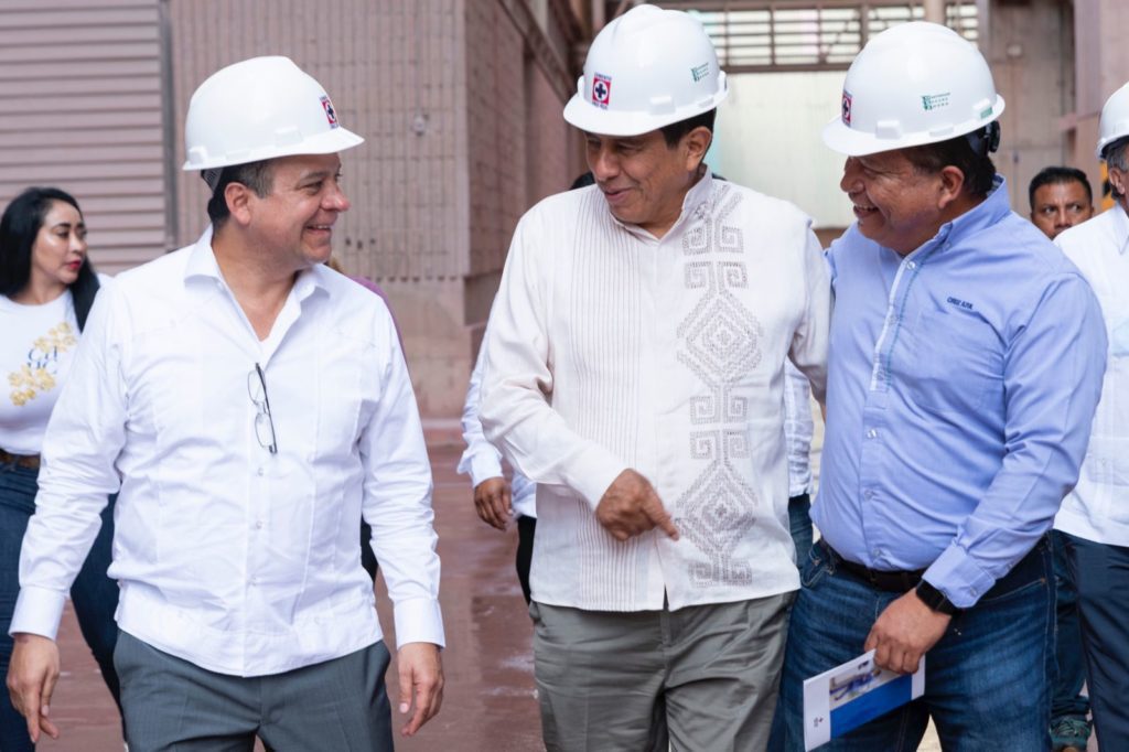 Gobernador electo de Oaxaca, Salomón Jara Cruz, visita Cooperativa La Cruz Azul en Lagunas