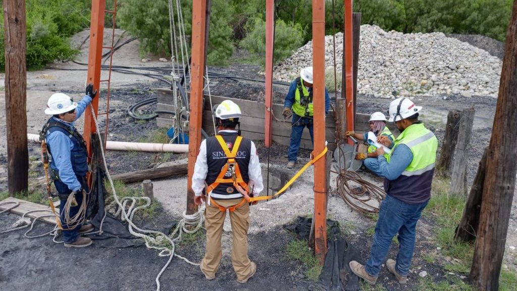 CFE asegura que continúan trabajos de rescate de mineros en El Pinabete