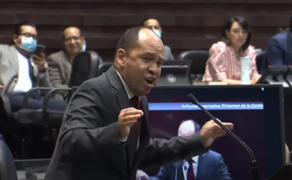 Fiputado de Morena se mofa de legisladores contra la Reforma electoral