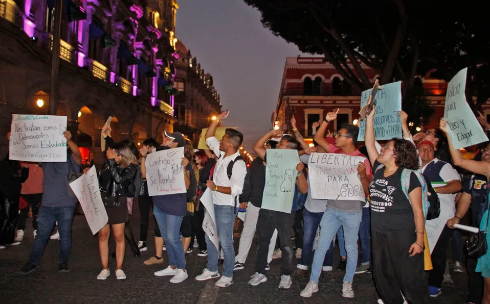 Liberan a estudiantes de la BUAP tras ser detenidos y agredidos por supuesto asalto