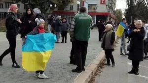 Las fuerzas ucranianas entran en Jersón tras la retirada rusa