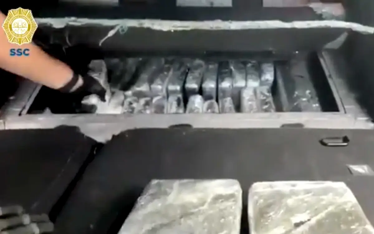 Decomisan auto en CDMX con 50 kg de cocaína; equivale a 11 mdp