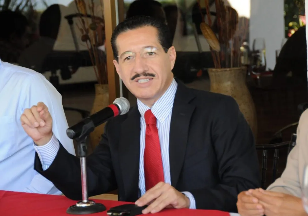 Ney González, exgobernador de Nayarit, está prófugo; tiene dos órdenes de aprehensión
