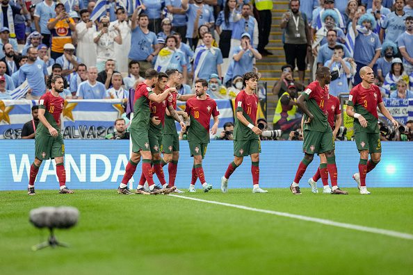 Portugal vence 2-0 a Uruguay y avanza a octavos de final