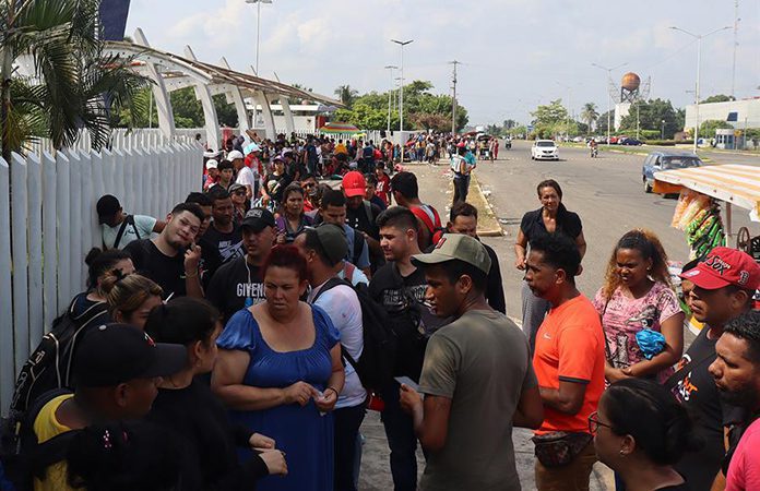 GN frena a caravana con 2 mil migrantes con rumbo a EU desde Chiapas
