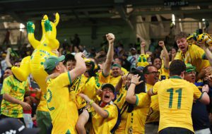 Australia elimina a Dinamarca y pasa a octavos de final