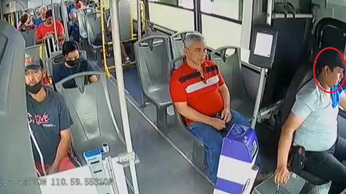 Chofer de autobús en Hermosillo se duerme y choca