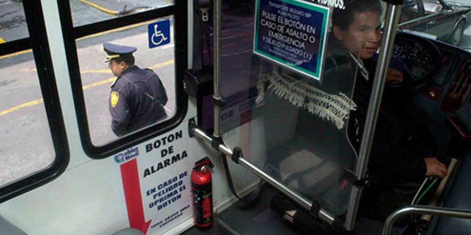 Proponen instalar botón de pánico en transporte público en la CDMX