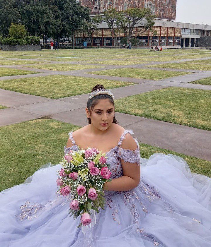 Quinceañera se viraliza tras tomarse sus fotos en la Ciudad Universitaria