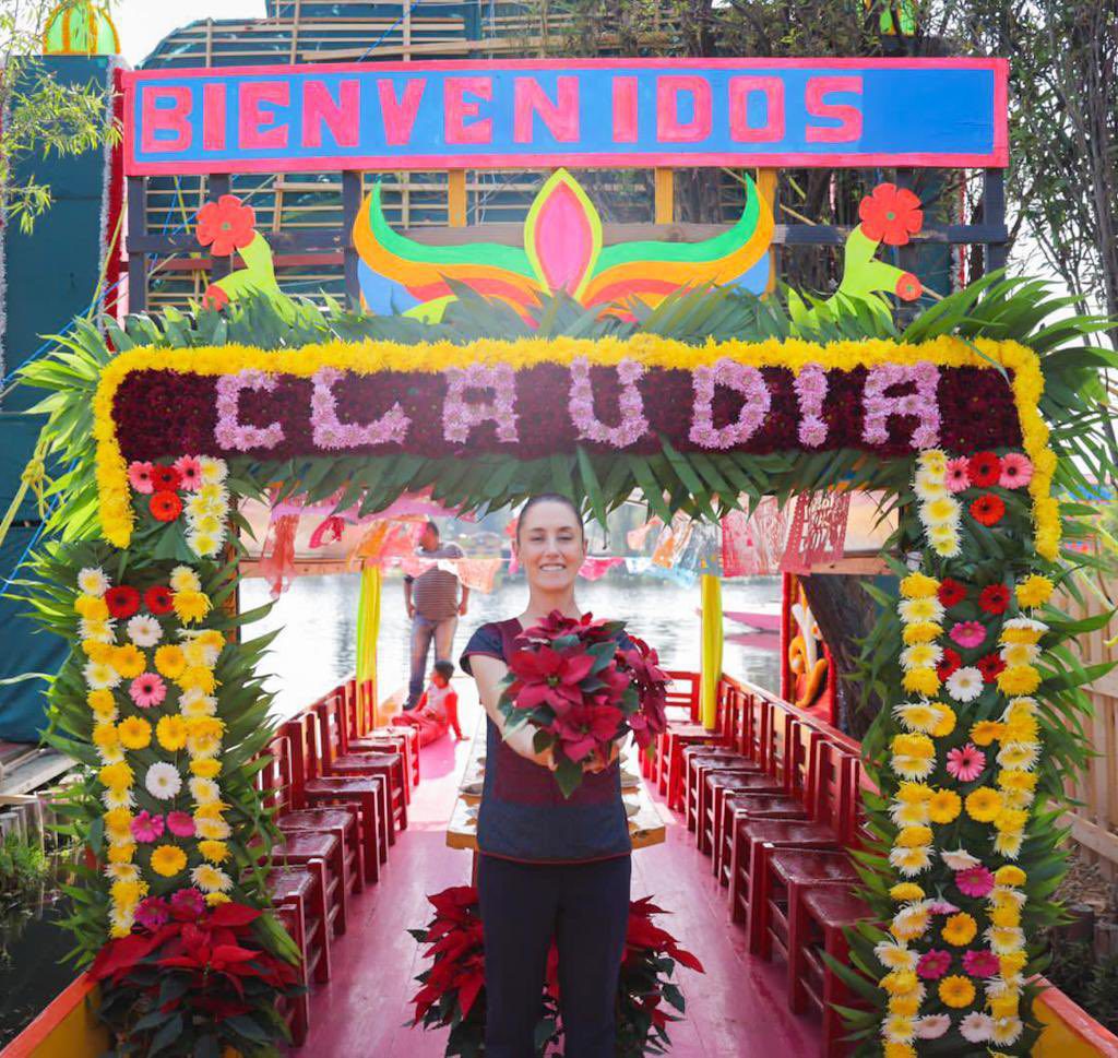 Sheinbaum inaugura la venta de flor de Nochebuena en Xochimilco