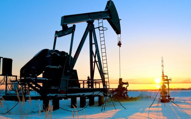 Unión Europea acuerda un precio máximo al petróleo ruso