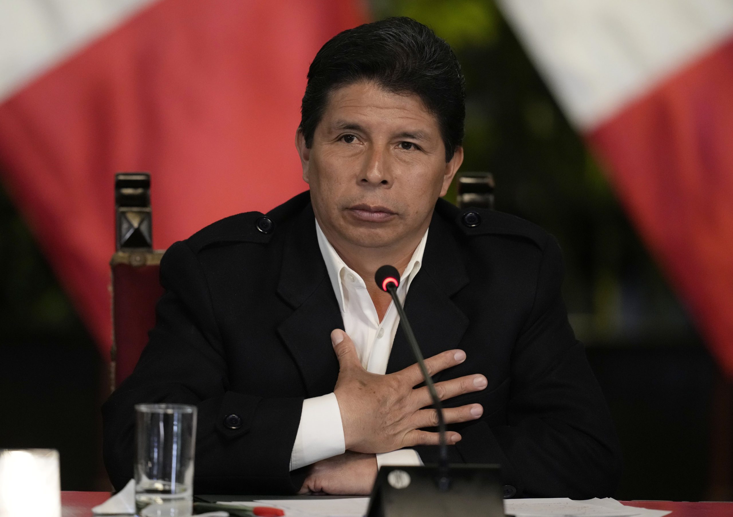 Pedro Castillo, presidente de Perú, establece gobierno de excepción y determina disolver el Congreso
