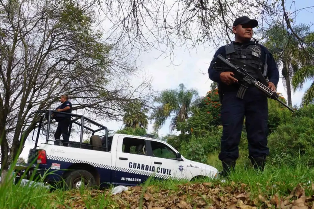 Comando armado secuestra al director de seguridad de Ocampo, Michoacán