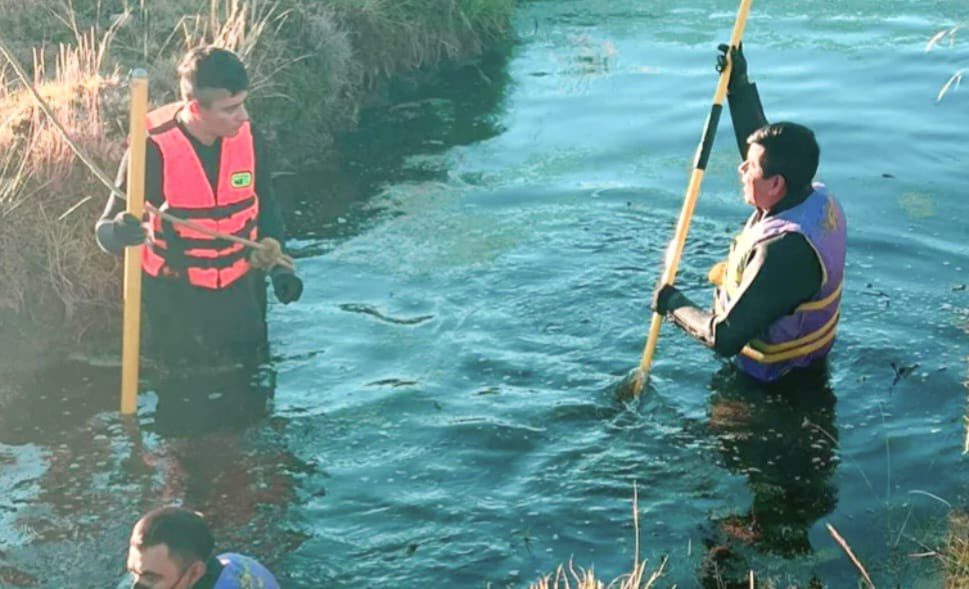Reportan a niño desaparecido y lo hallan muerto en canal de riego en Hidalgo