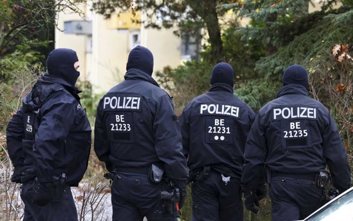 Arrestan a 25 ultraderechistas acusados de planear un golpe de Estado en Alemania