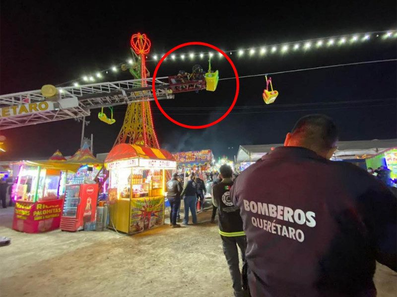 Niños quedan atascados en juego mecánico de feria de Querétaro #VIDEO