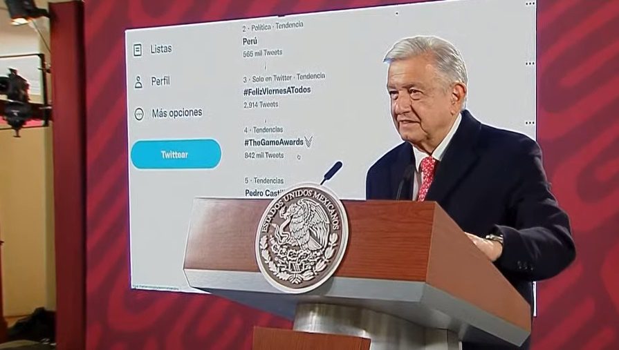 “Uy, qué miedo, miren cómo estoy temblando": López Obrador se burla de #SiguesTúAMLO