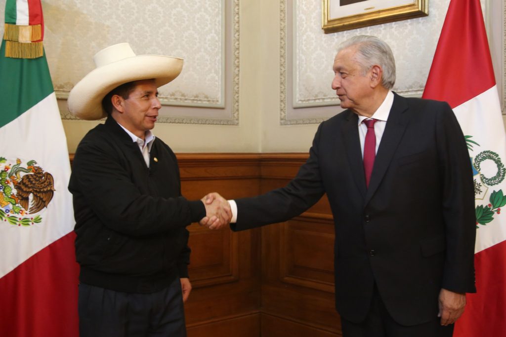 AMLO insiste en reconocer a Pedro Castillo como presidente de Perú