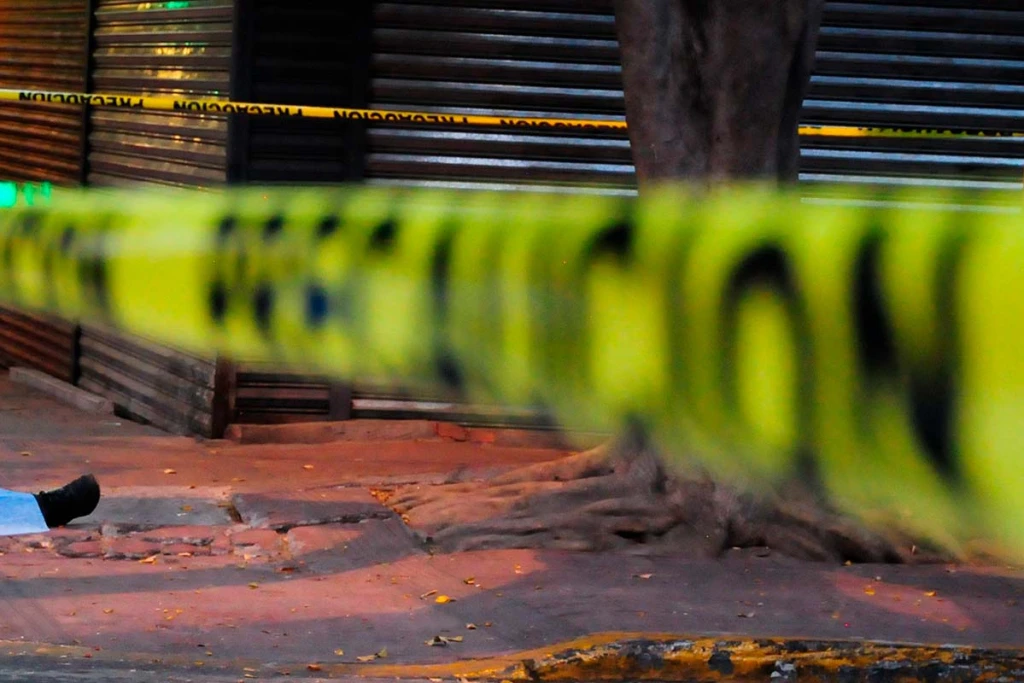 Balacera en bazar navideño deja un muerto y un herido en Edomex