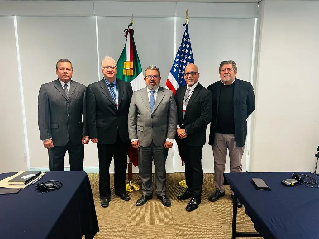 México recibe a delegación de la FAA para recuperar categoría 1 de seguridad aérea