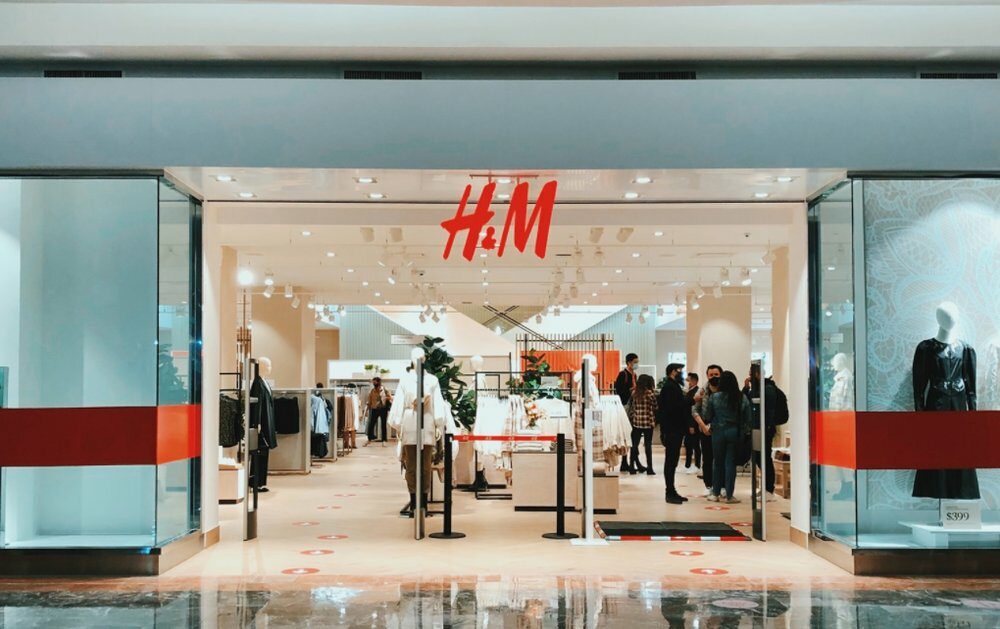H&M cierra definitivamente todas sus tiendas en Bielorrusia y Rusia