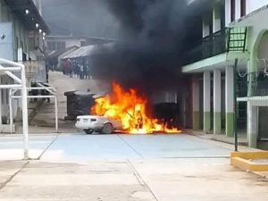 Pobladores retienen a funcionarios tras comicios en San Lucas Zoquiápam, Oaxaca