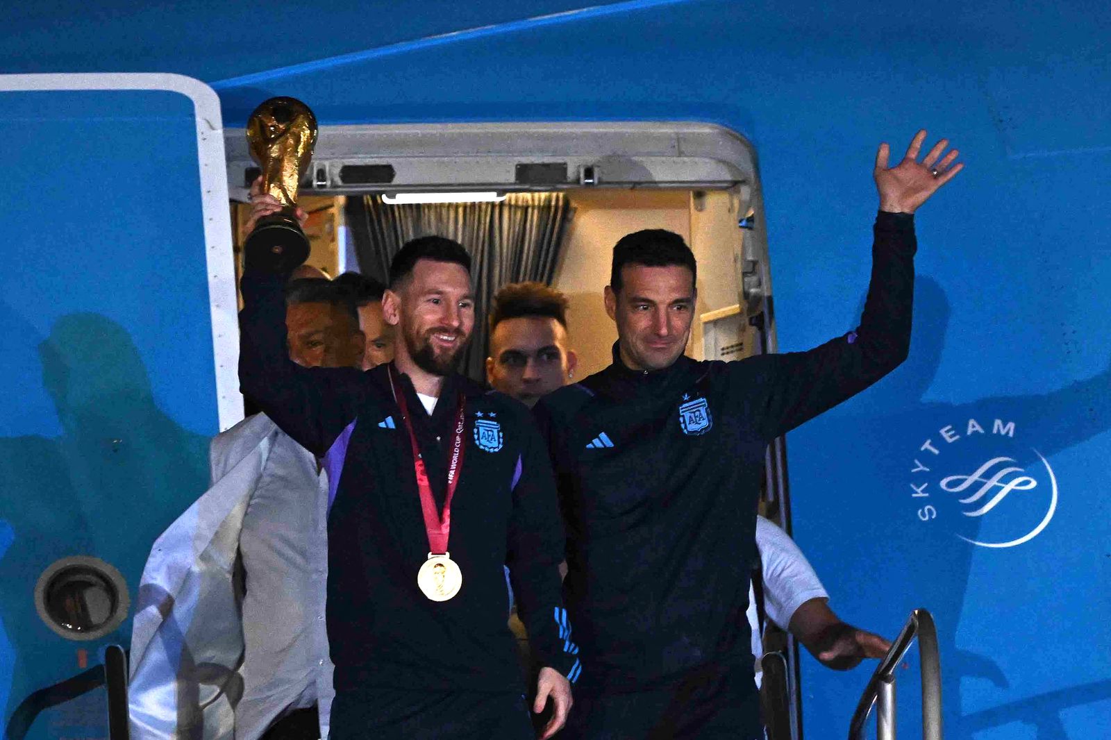 Así fue como Argentina recibió a los campeones del mundo durante la madrugada
