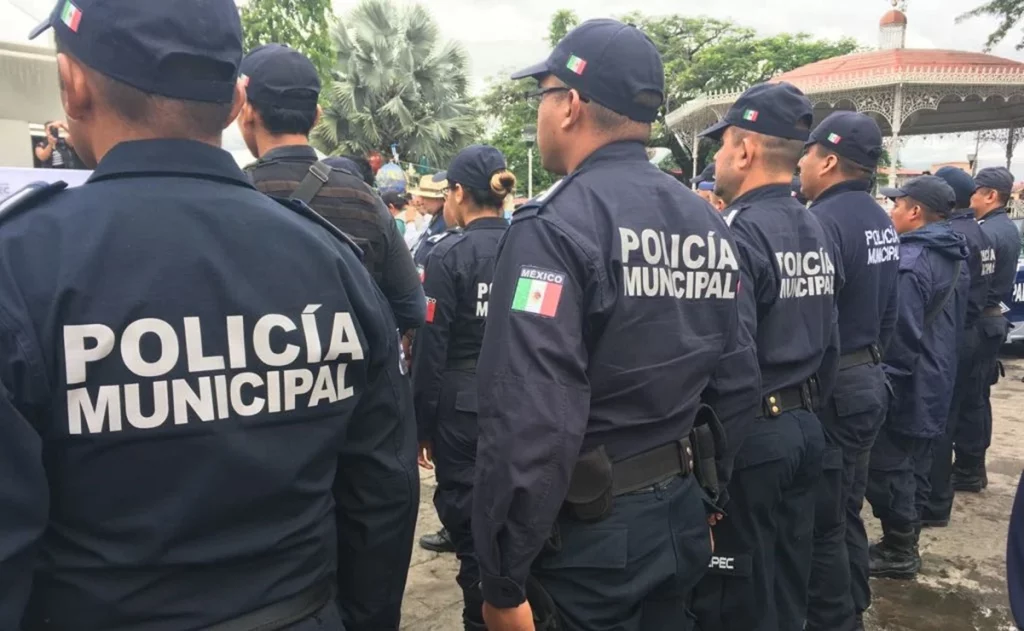 Dos policías matan a chofer al intentar detenerlo, en Veracruz