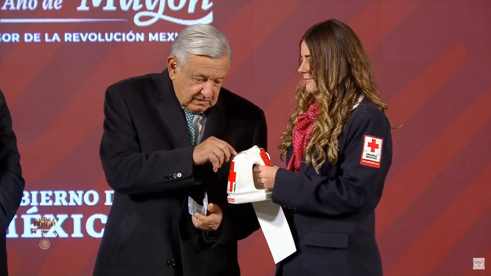 AMLO pide a los mexicanos donar en la Colecta Nacional de la Cruz Roja