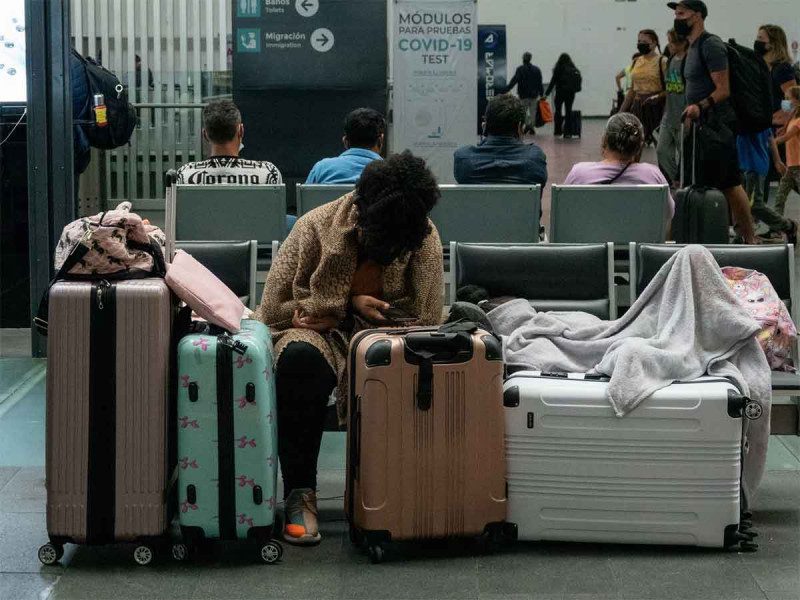 Mujer sufre infarto en el AICM; "se aplicó protocolo correspondiente", afirma aeropuerto