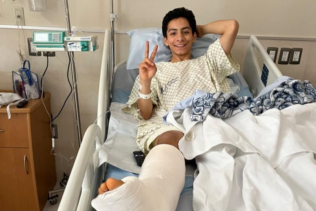 El patinador Donovan Carrillo se somete a una operación de tobillo