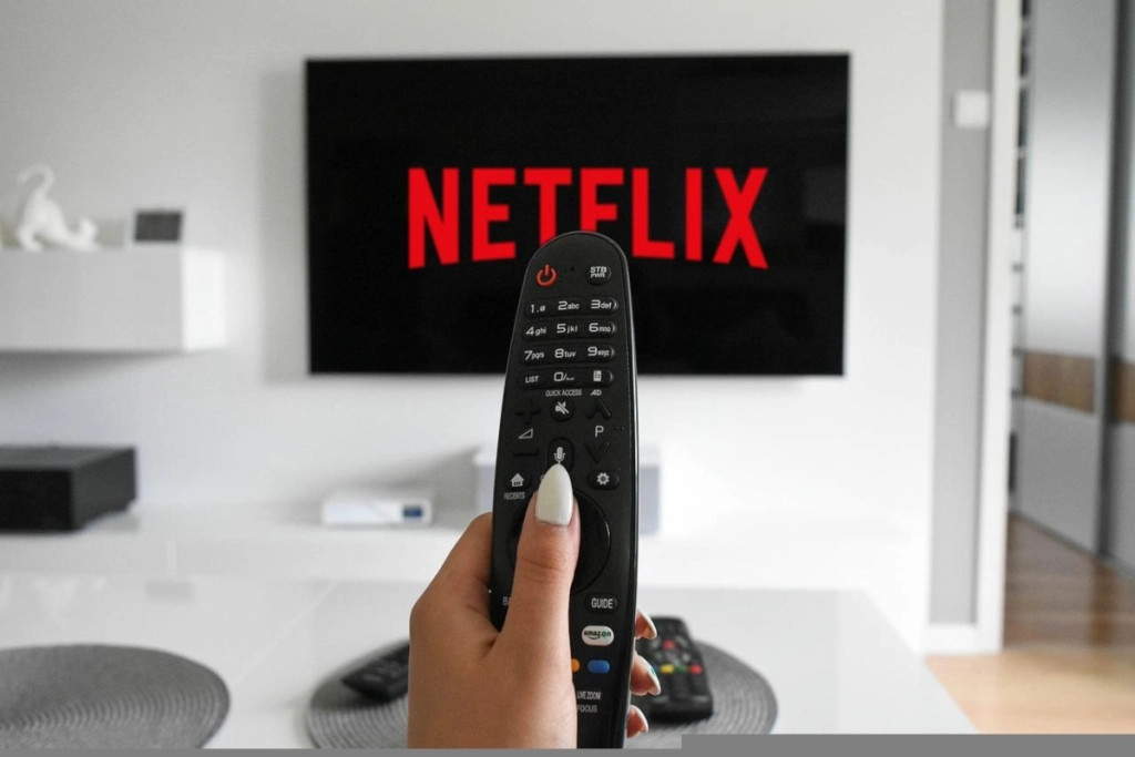 Netflix comenzará a cobrar cuentas compartidas en 2023: WSJ