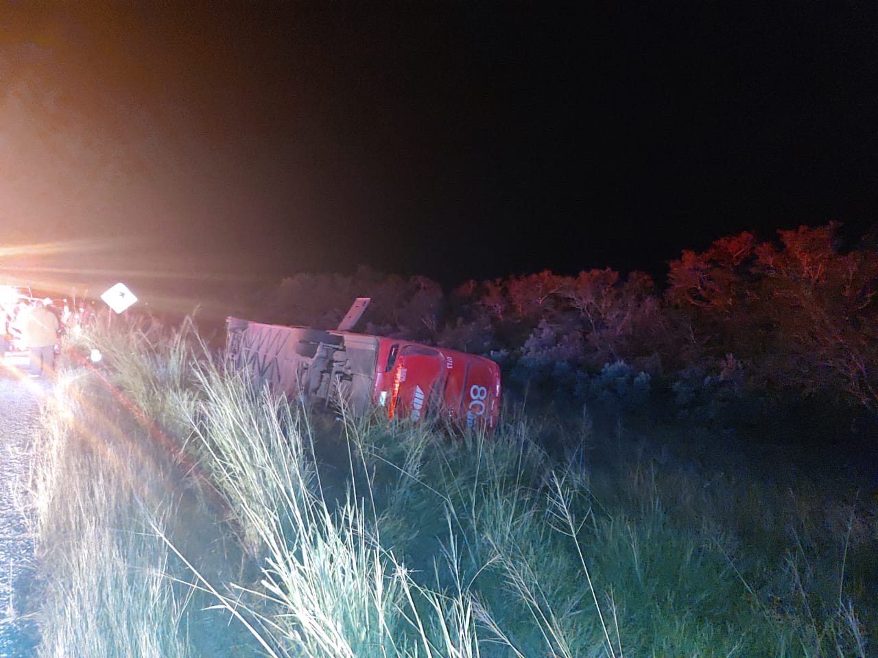 9 heridos tras volcadura de autobús con 30 pasajeros en Tamaulipas